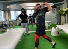 野球バットスイング肩甲骨可動域_可動域改善ジムアライメントの初回体験